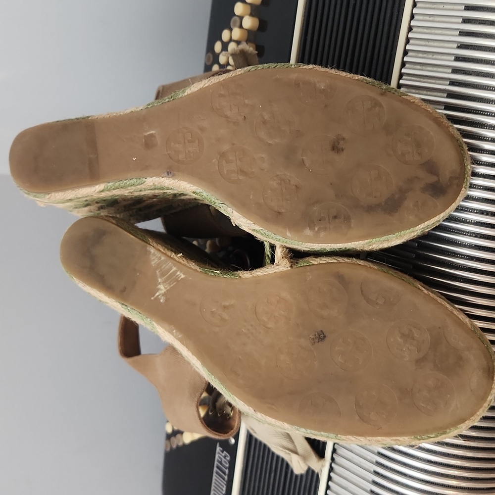 TORY BURCH LINLEY BROWN CANVAS W/GREEN ACCENT ESPIDRILLES WEDGE SANDALS SIZE 8 - Picture 5 of 7